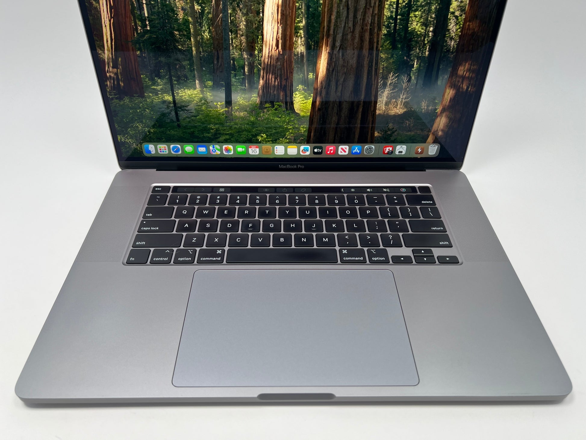 MacBook Pro (2019) 16-inch – Intel Core i9 2.4GHz • Radeon Pro 5500M 8GB – 64GB RAM 4TB SSD