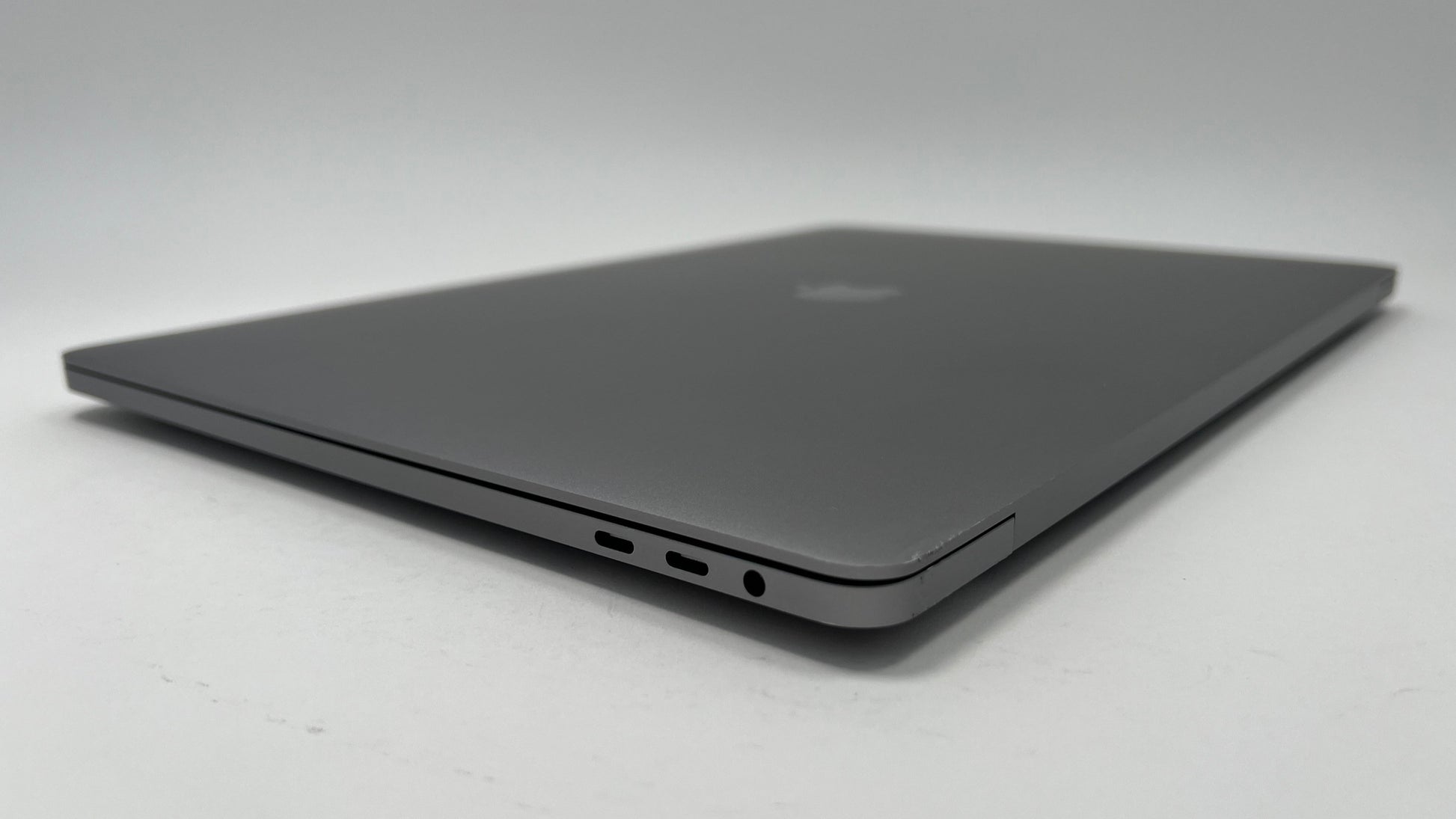 MacBook Pro (2019) 16-inch – Intel Core i9 2.4GHz • Radeon Pro 5500M 8GB – 64GB RAM 4TB SSD